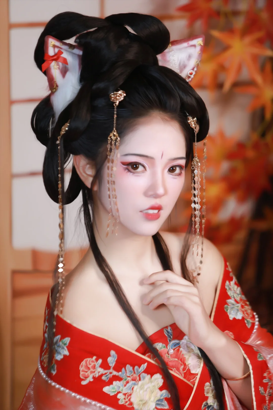 美而不妖，媚而不俗