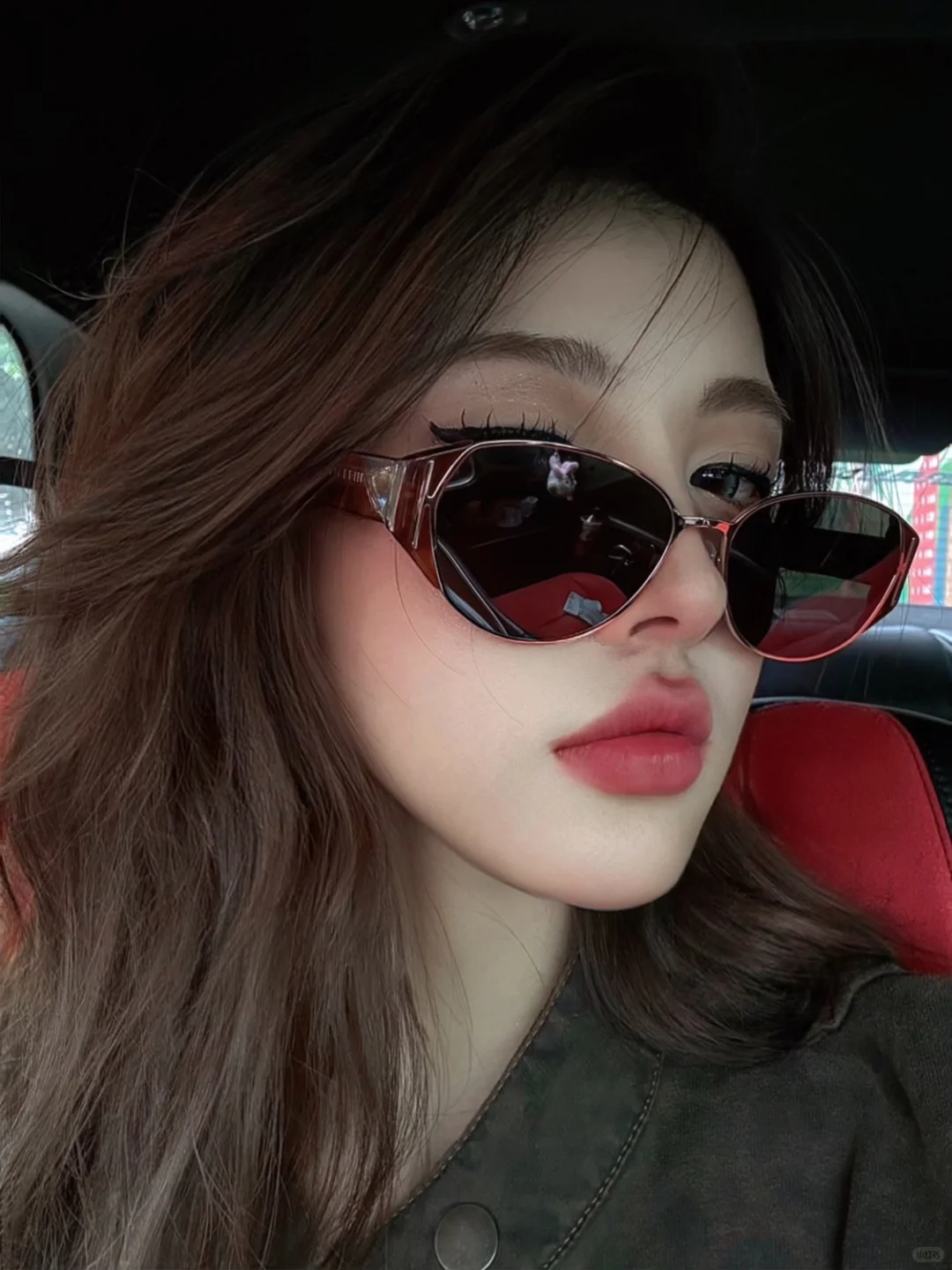 冷艳的美女会发光💗