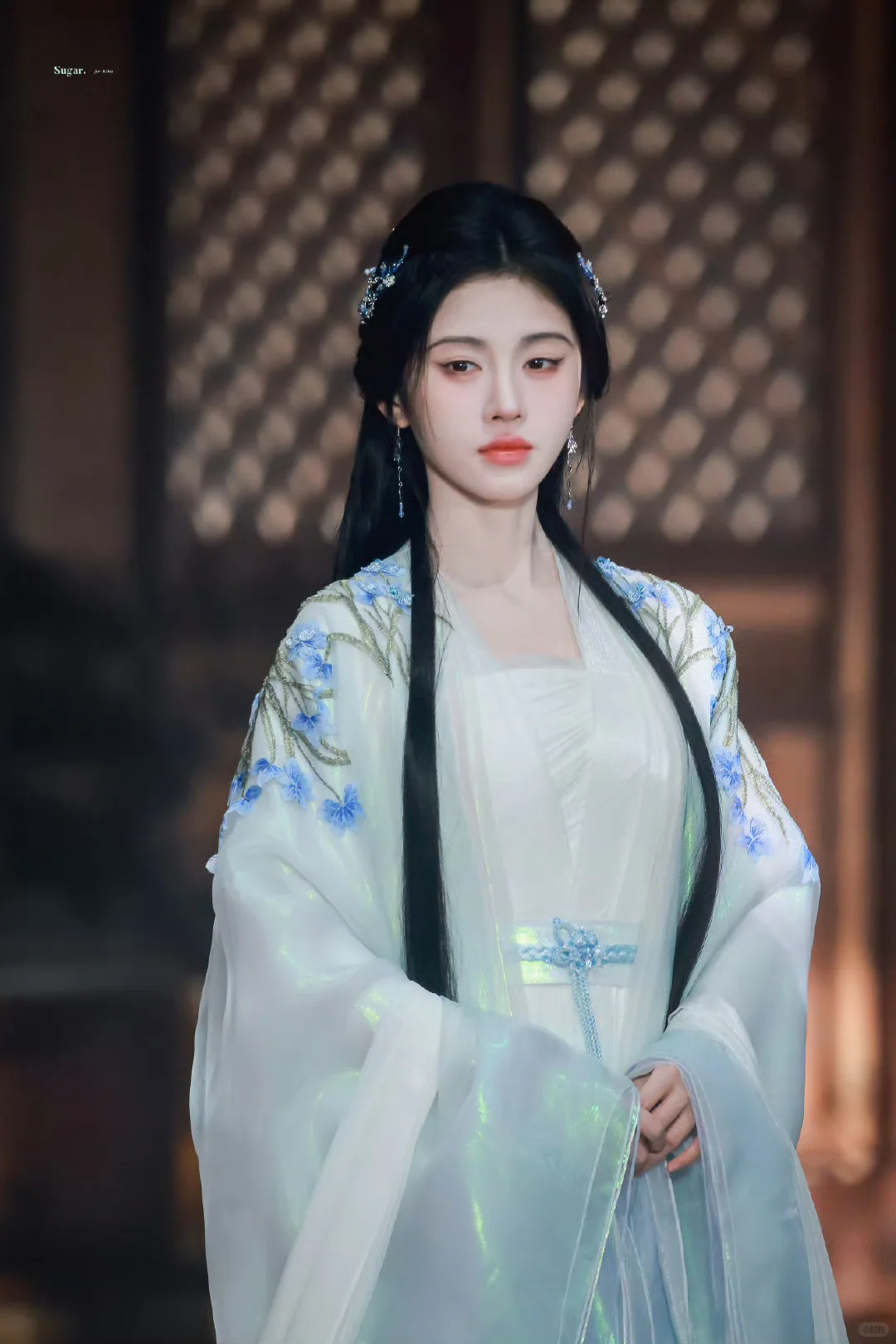 鞠婧祎｜露芜衣的新衣服🩵