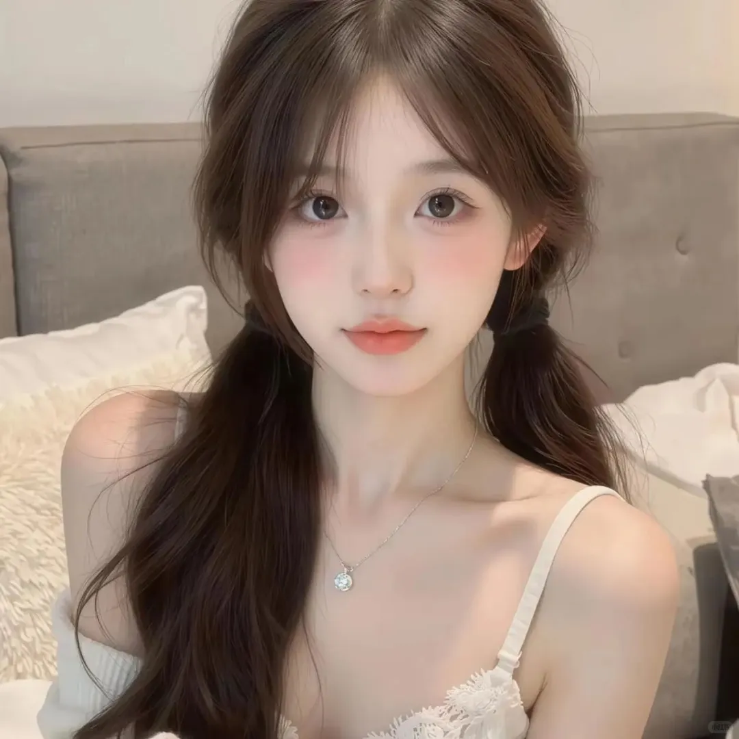 我有小鹿的眼睛会笑会眨眼～