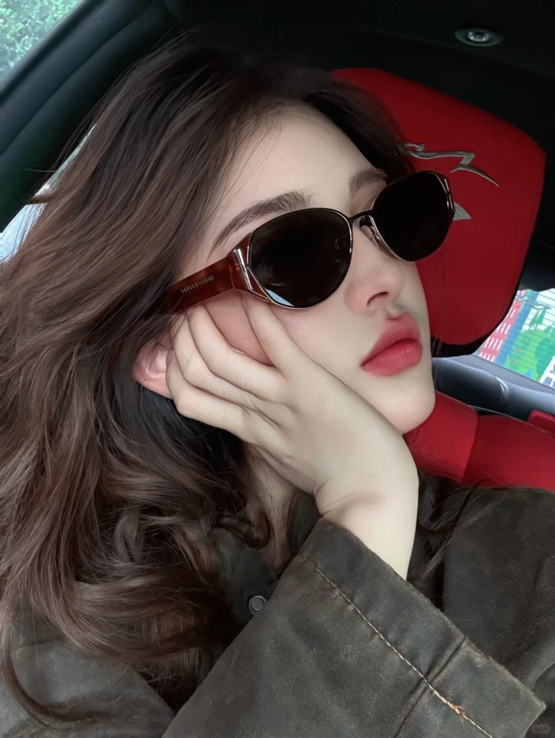 冷艳的美女会发光💗