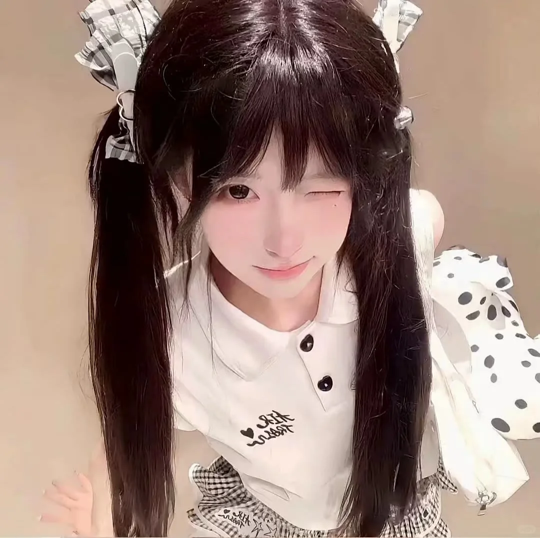 热恋女友𝙒𝙚𝘾𝙝𝙖𝙩头像