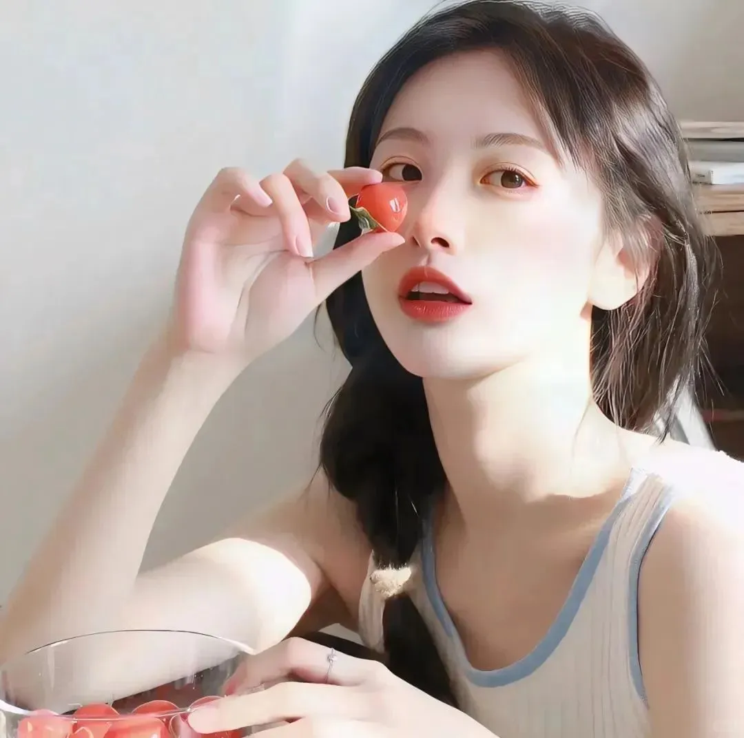 我有小鹿的眼睛会笑会眨眼～