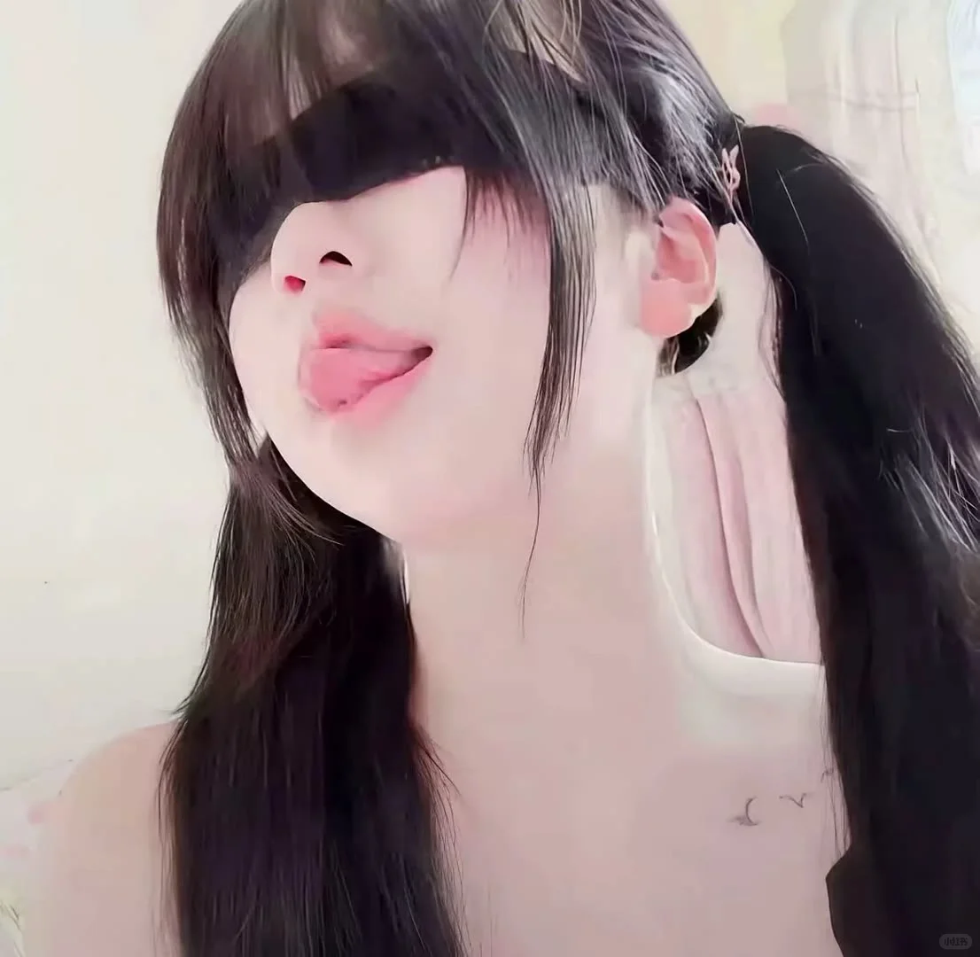 热恋女友𝙒𝙚𝘾𝙝𝙖𝙩头像
