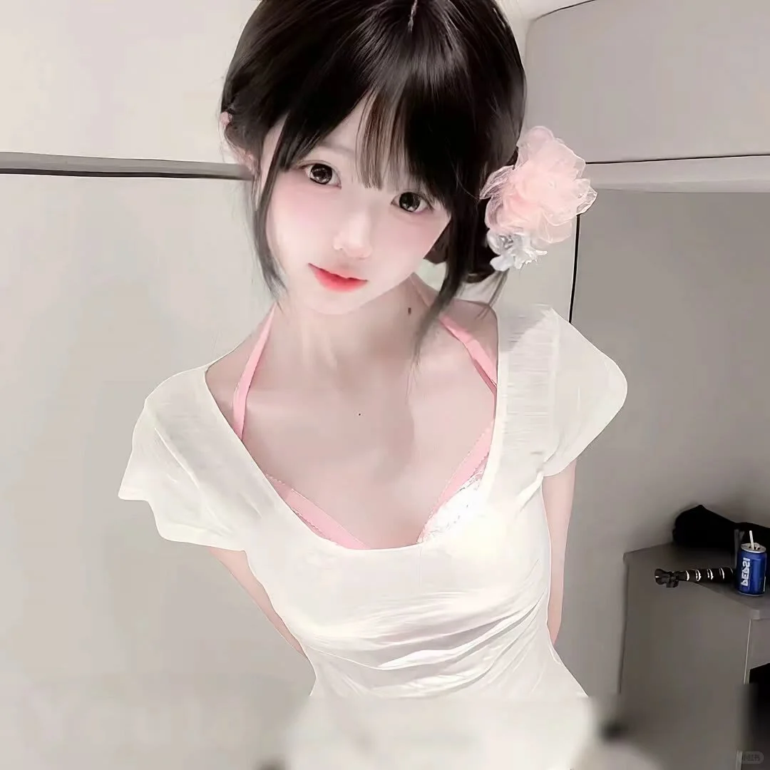热恋女友𝙒𝙚𝘾𝙝𝙖𝙩头像