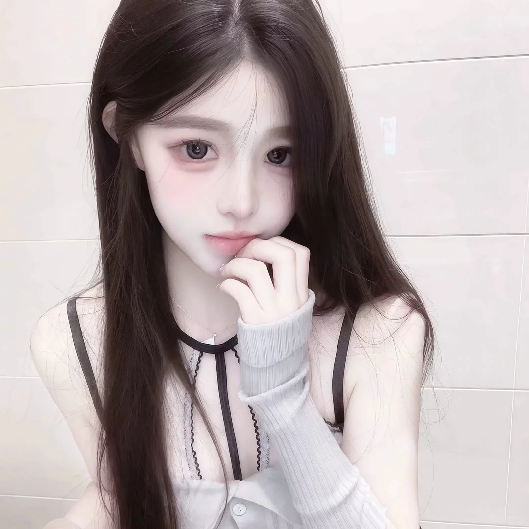 热恋女友𝙒𝙚𝘾𝙝𝙖𝙩头像