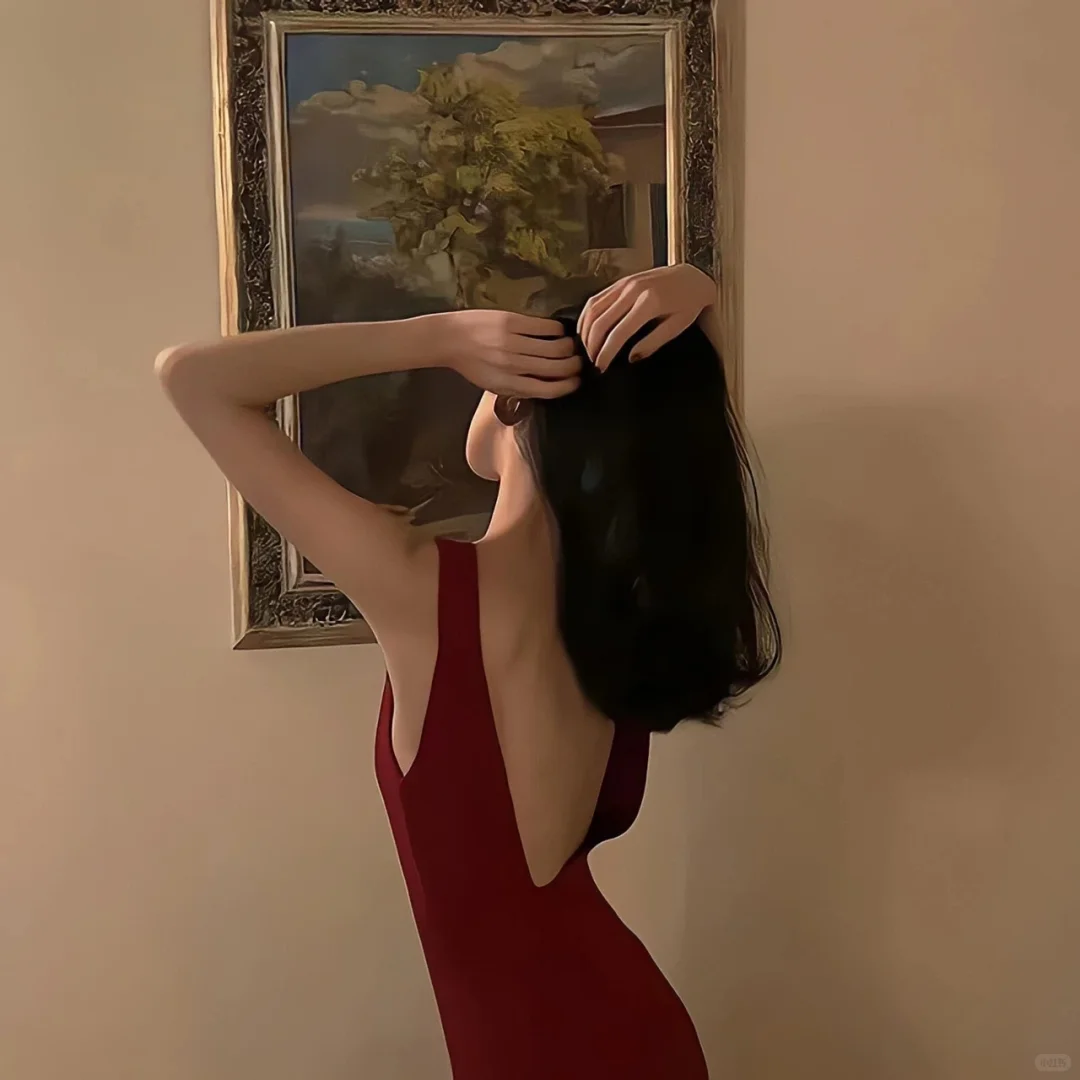 冷艳贵气感拉满！这头像美到犯规
