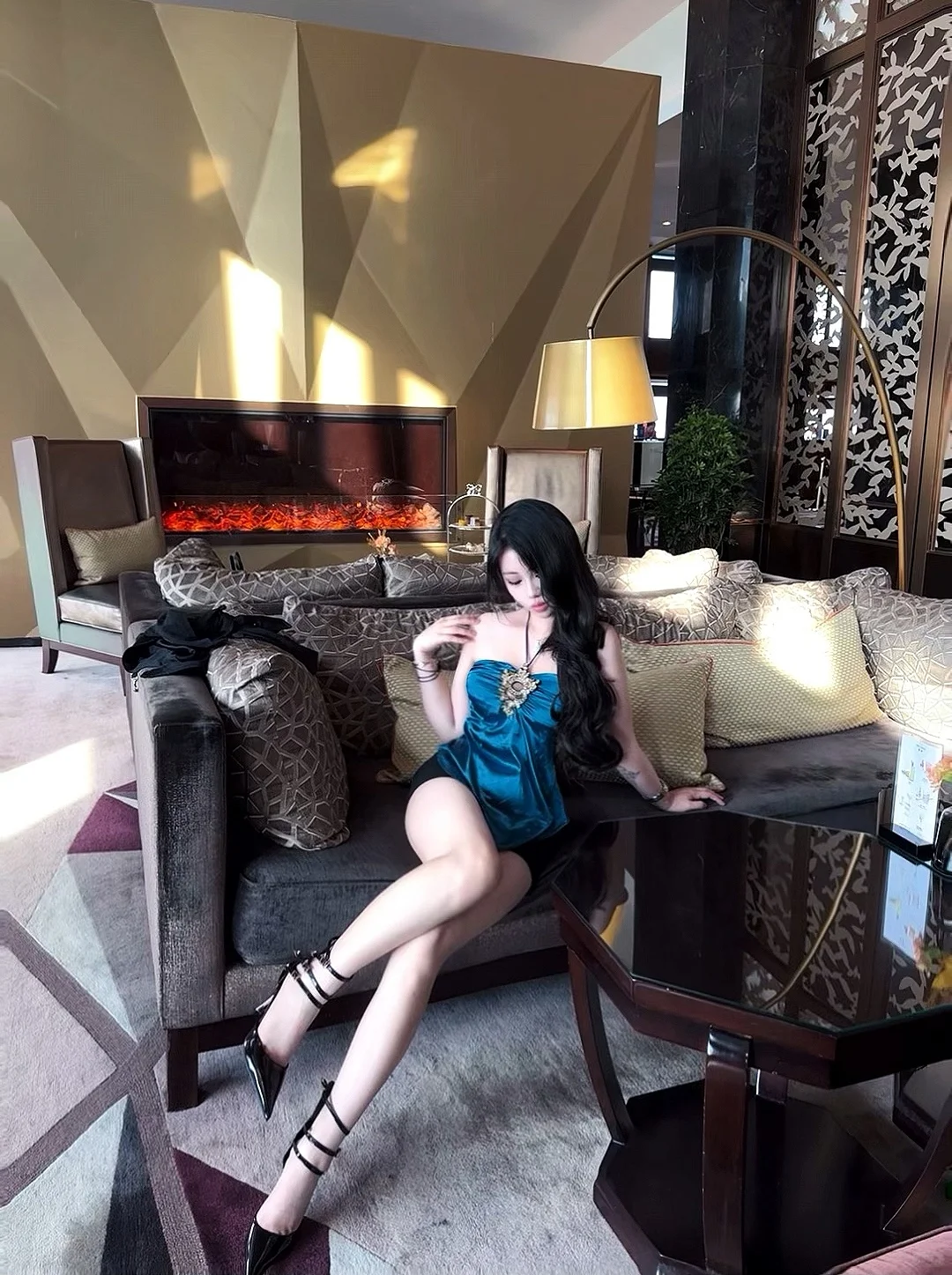 你再不赶紧追我，只能追到我汽车尾气了