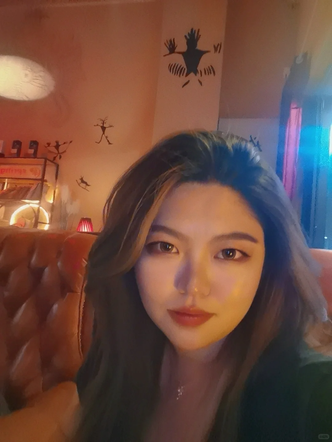 美女照片下面发言评论太油腻