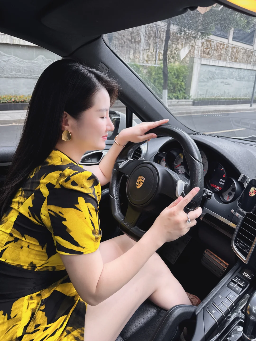 女人最迷人的时候，不是好看，是发光。