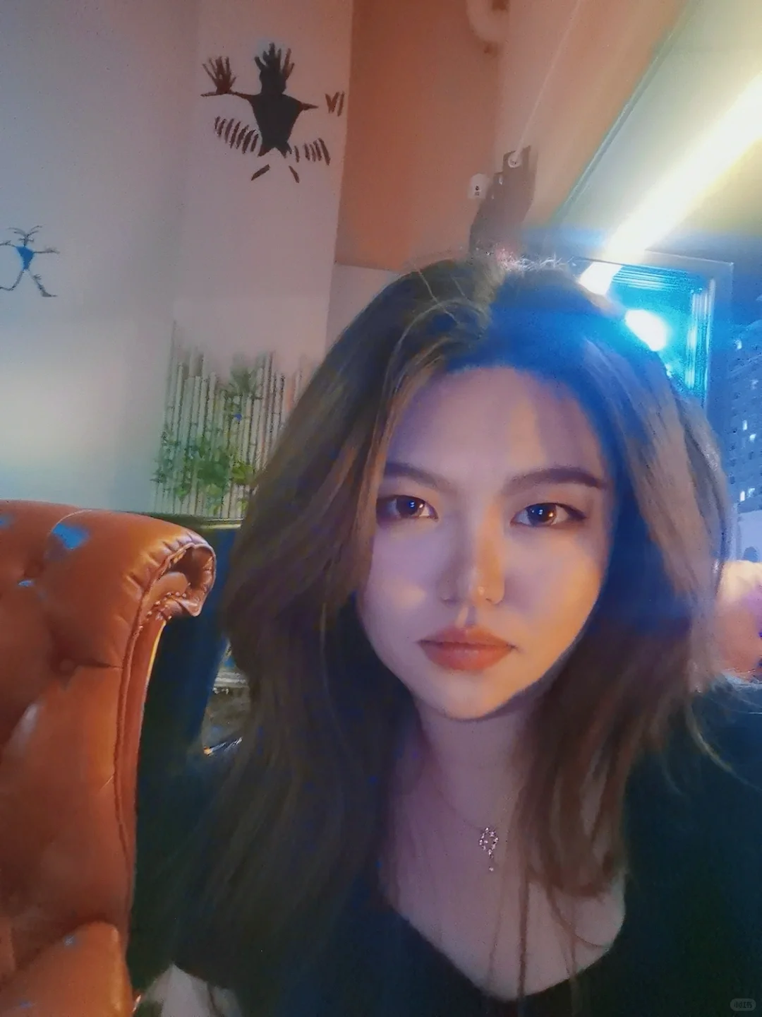 美女照片下面发言评论太油腻