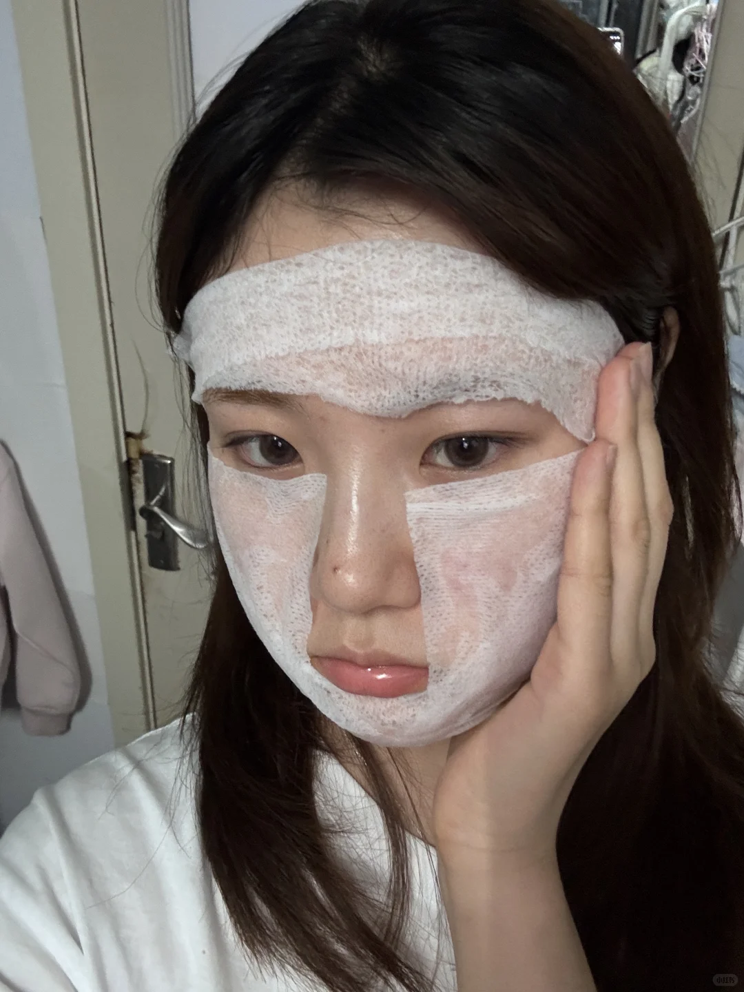 有点小瑕疵的素颜也很漂亮啊