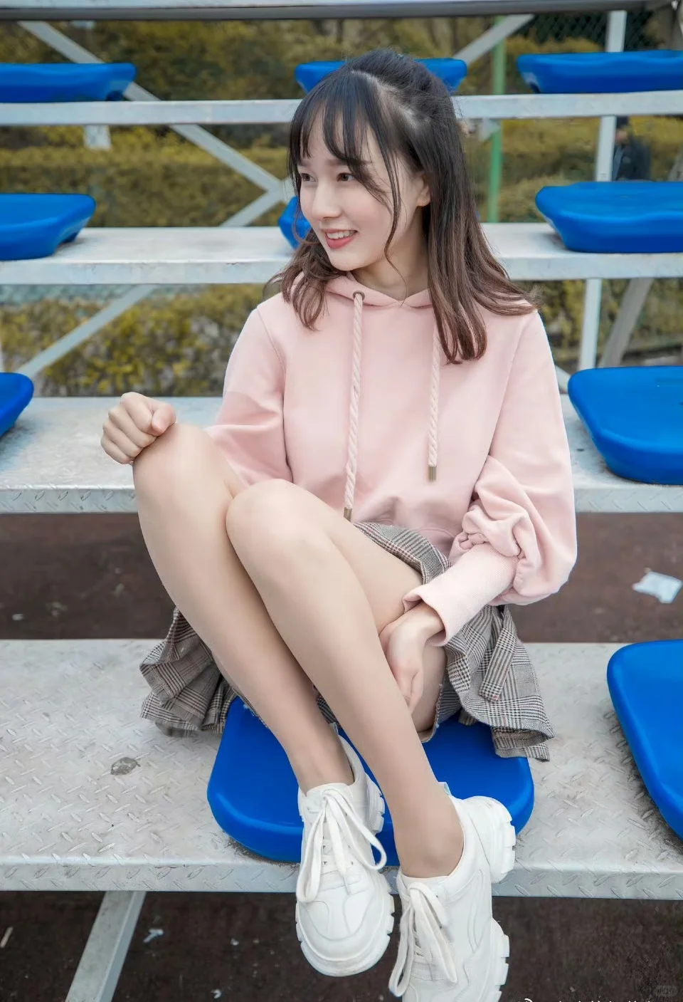 短裙丝袜穿搭