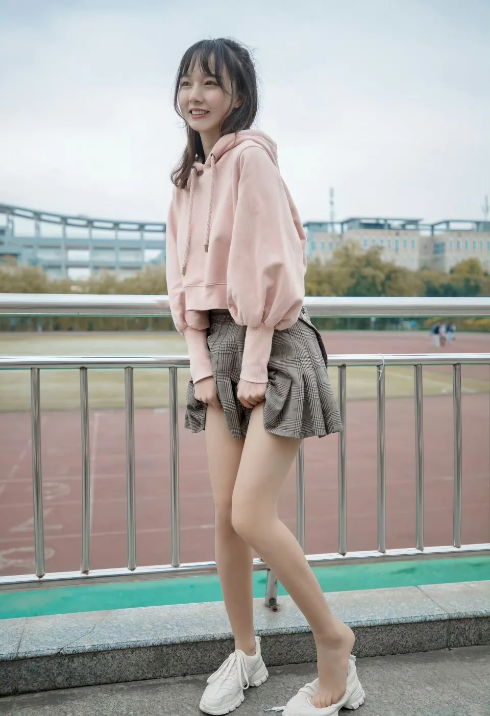 短裙丝袜穿搭