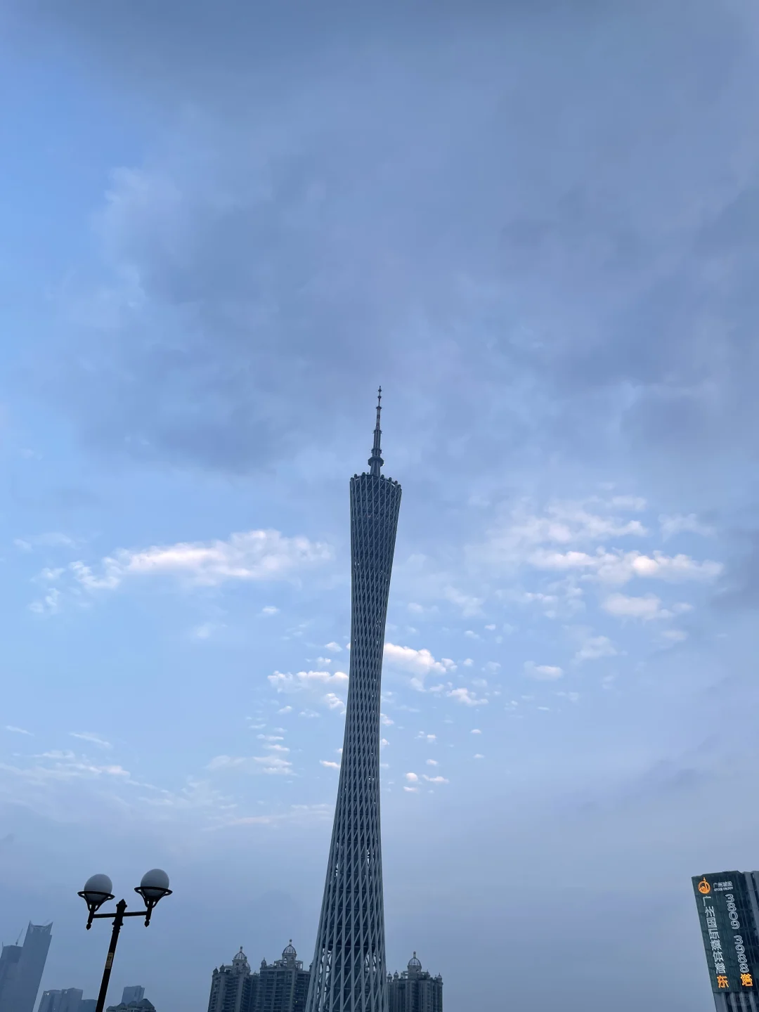 广外的瓜，微信名叫夜阑如歌。
