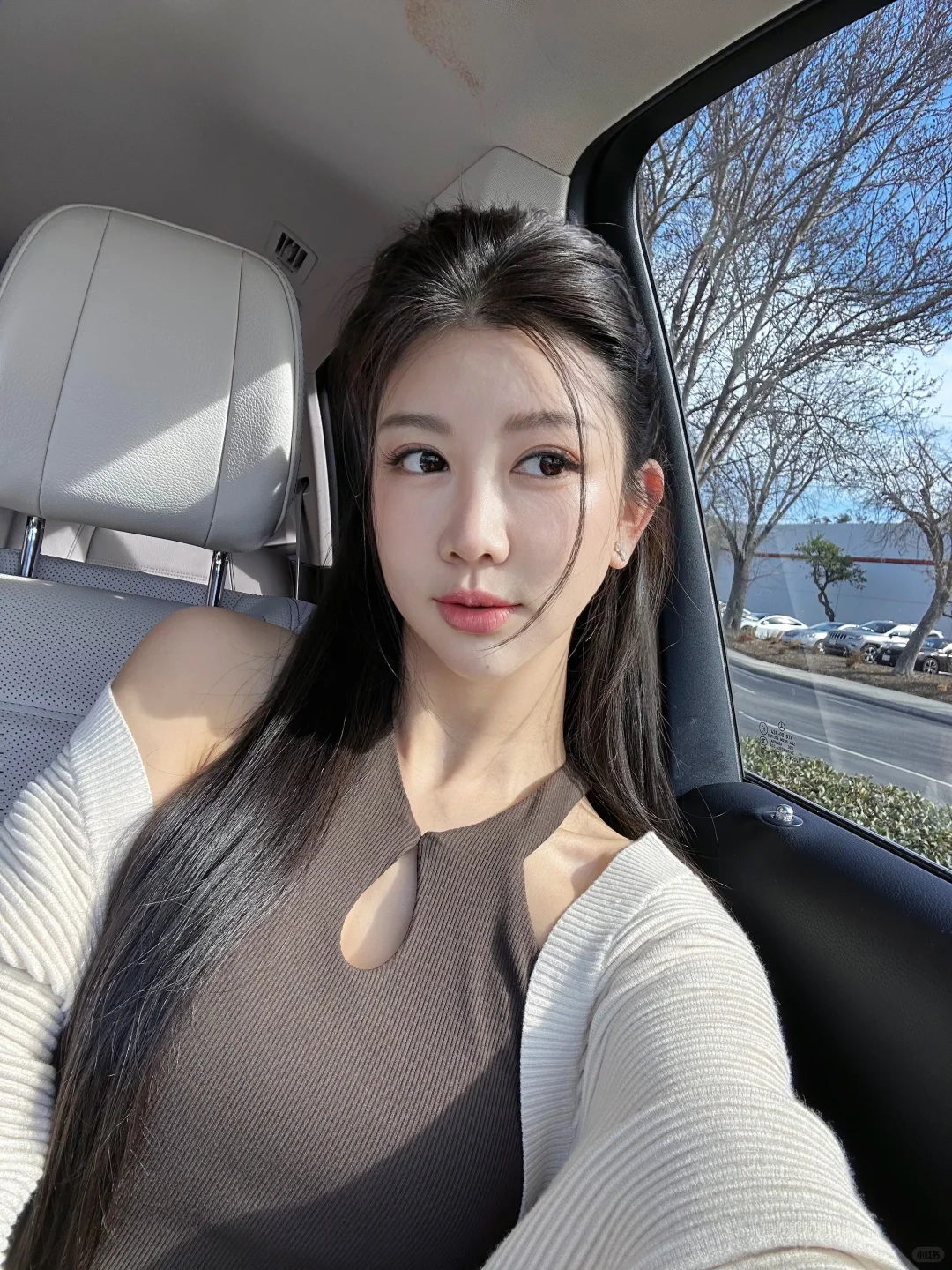 她什么都不在乎 所以自由又漂亮