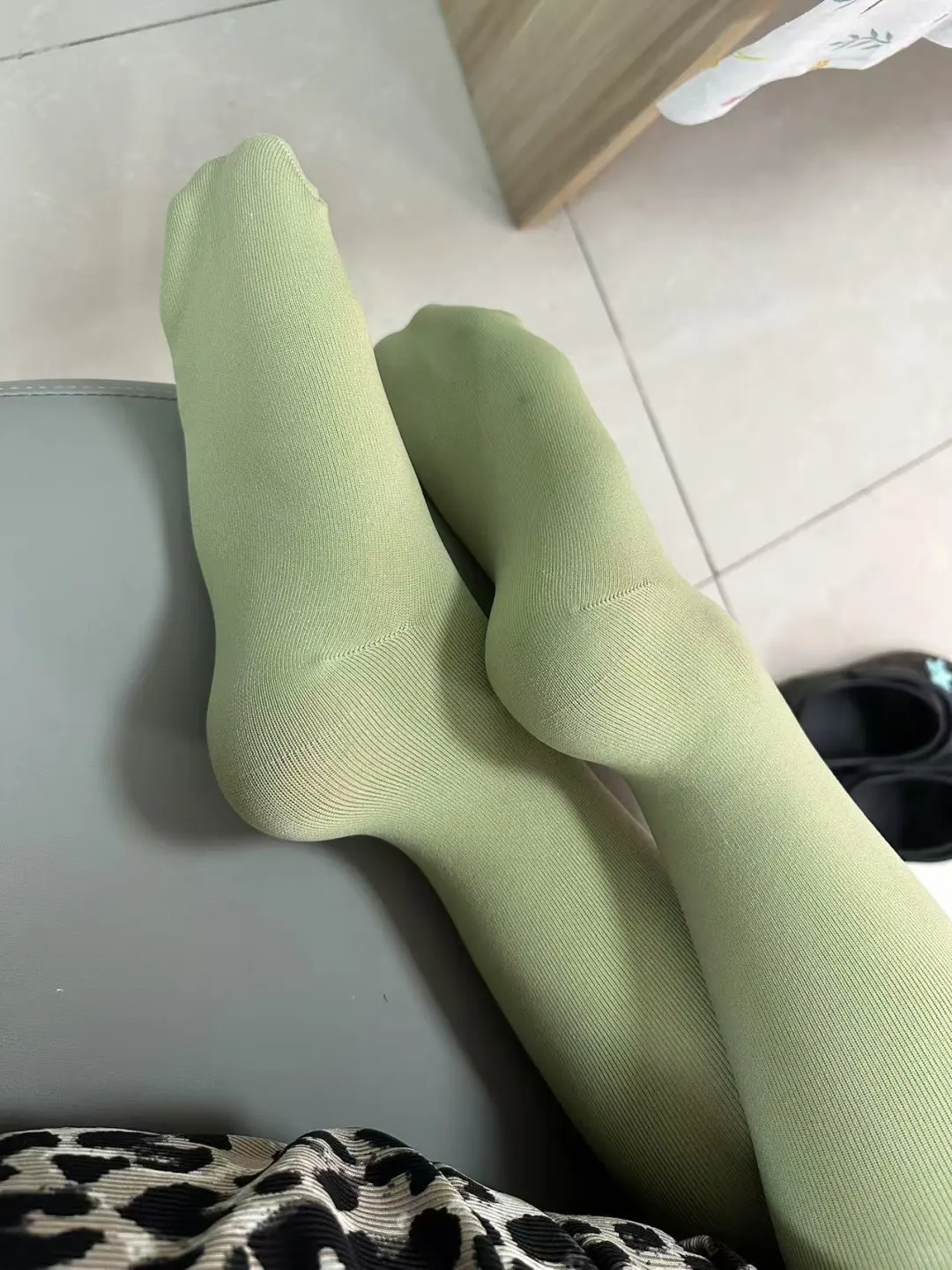 对象送的袜子，让我自己琢磨
