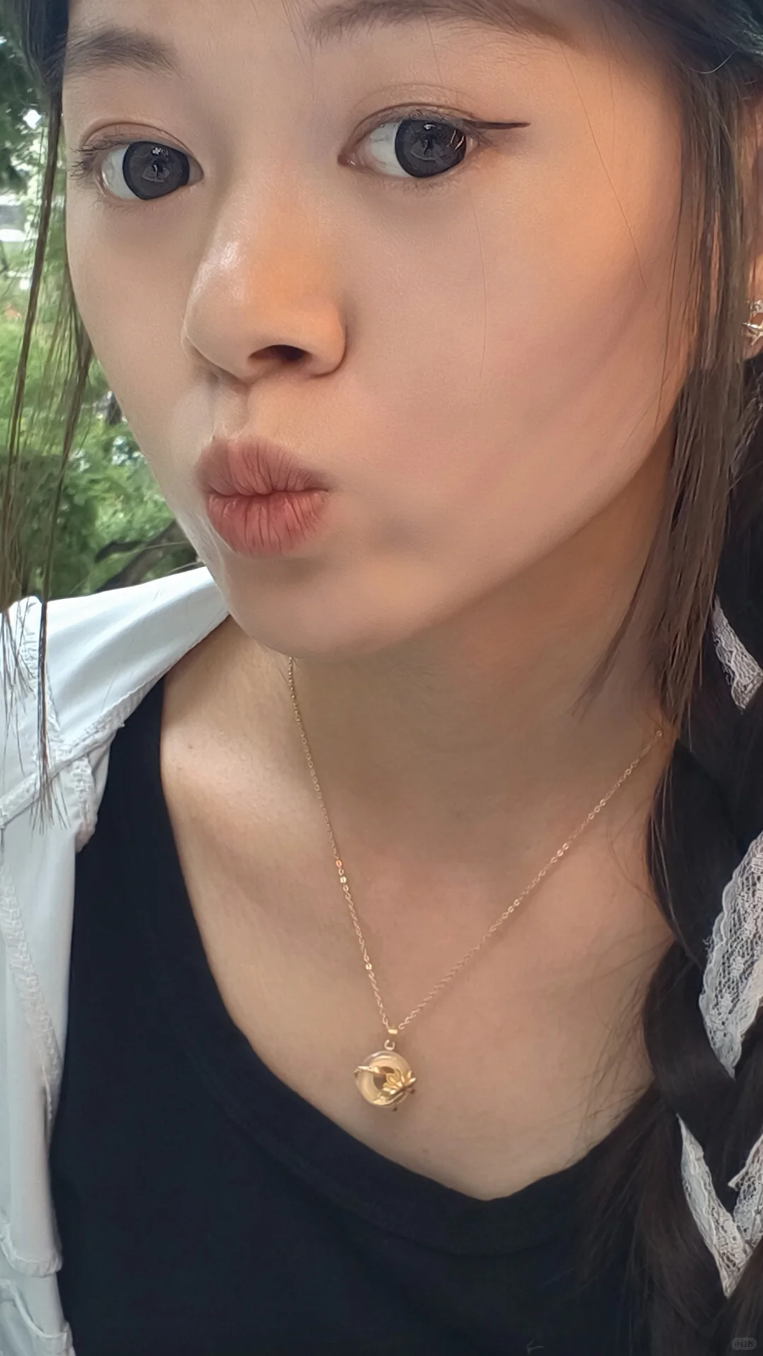 怼脸自拍，颜值担当！💕
