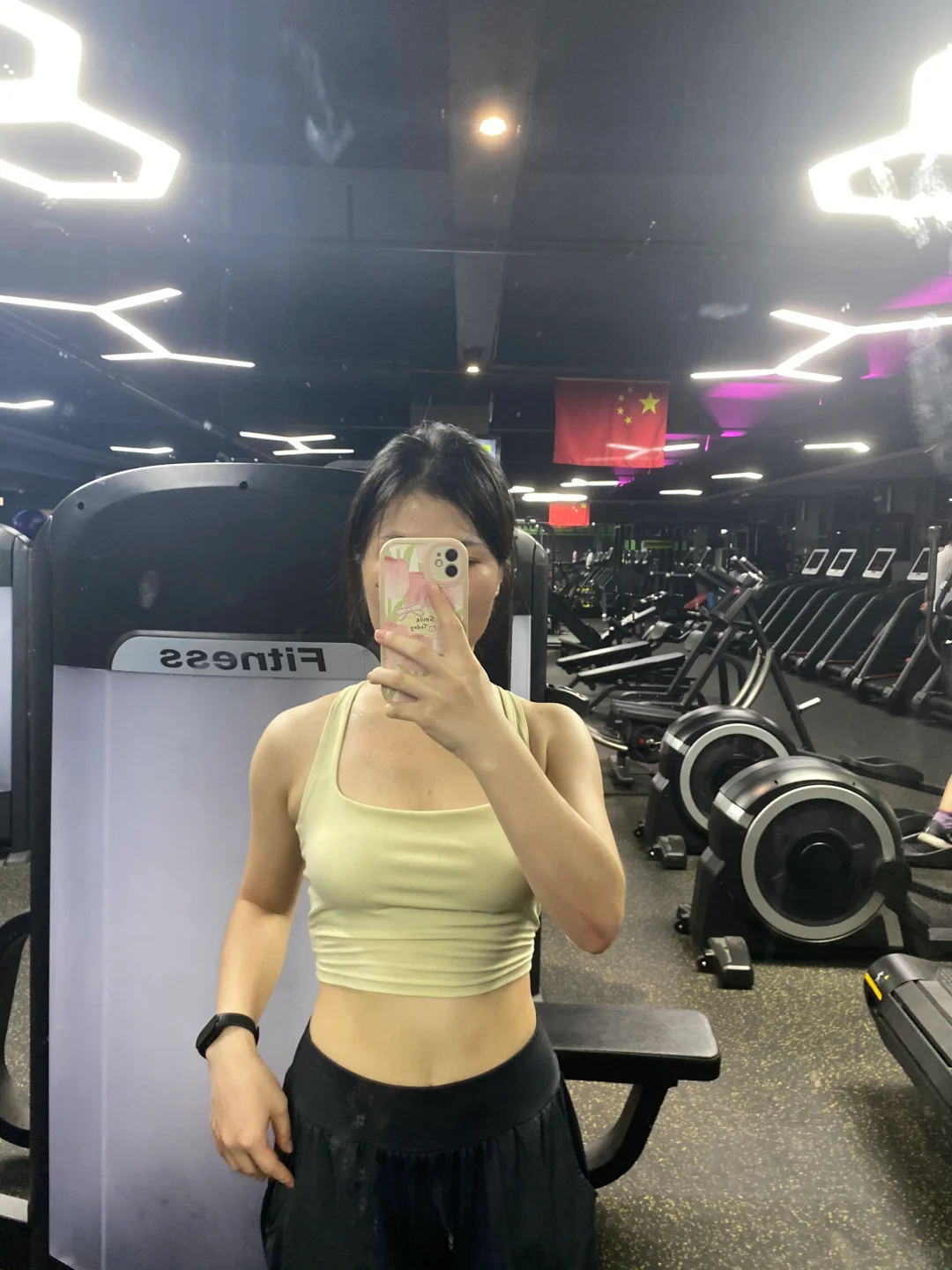 希望每个健身女生都不要忘记练胸
