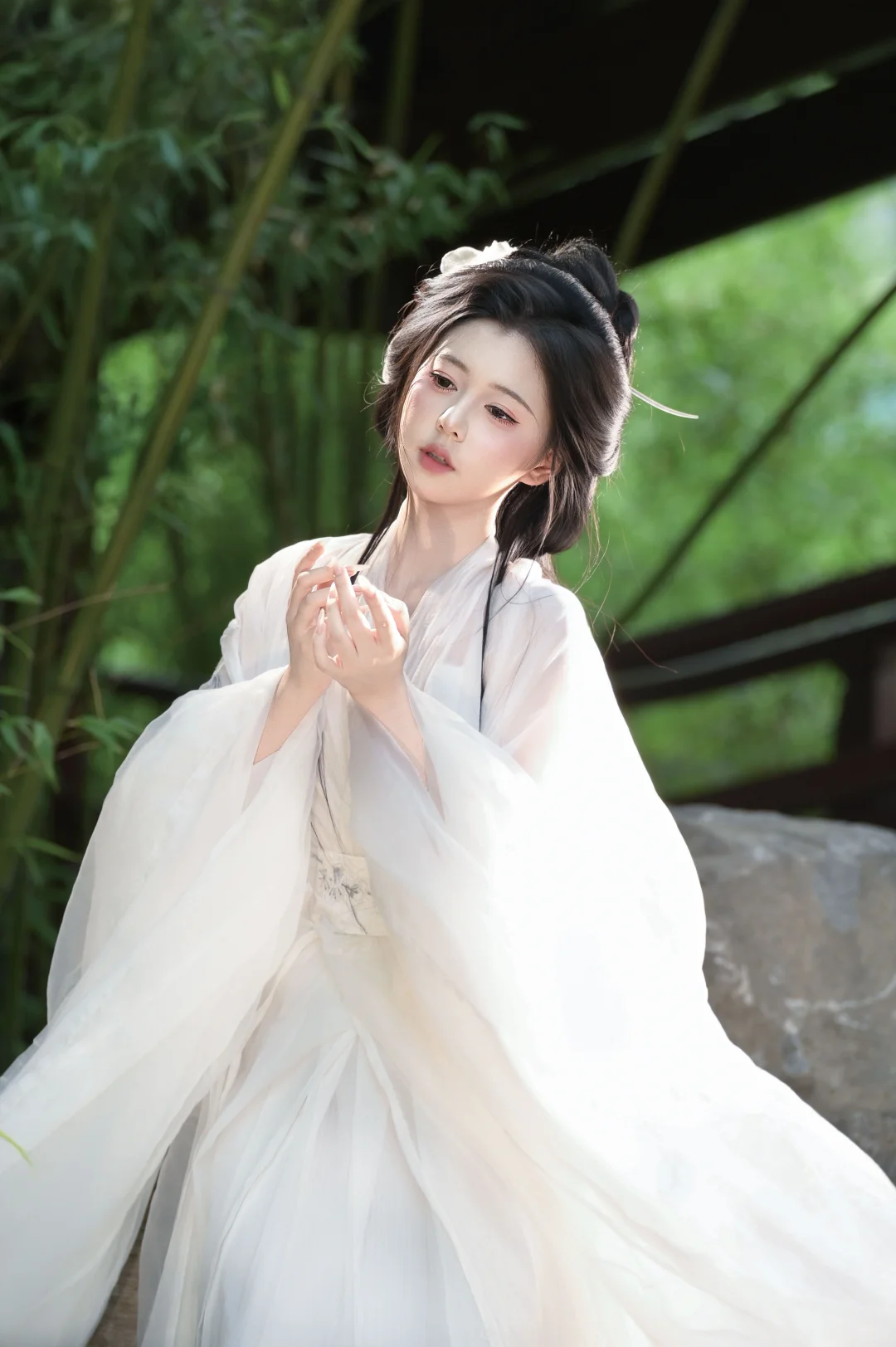 “竹林深处有清风，竹林深处有我”