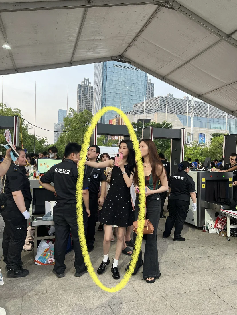不是，孙怡路人镜头下怎么是这样？。。