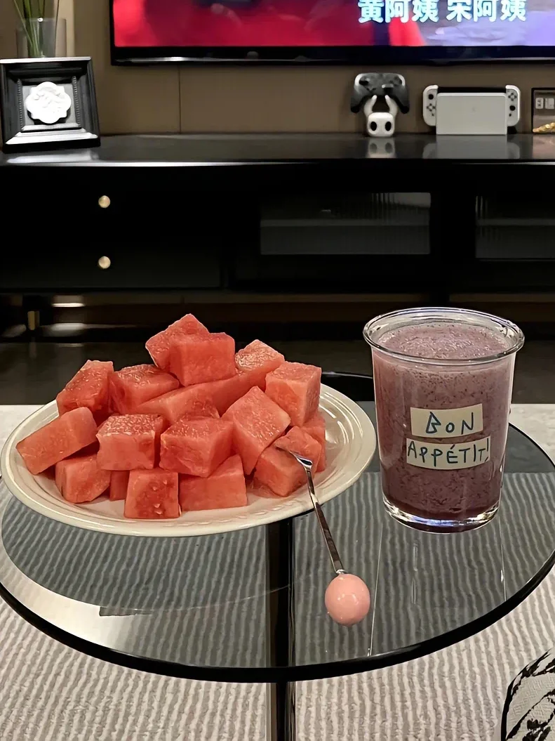 这个淡妆还可以吧？