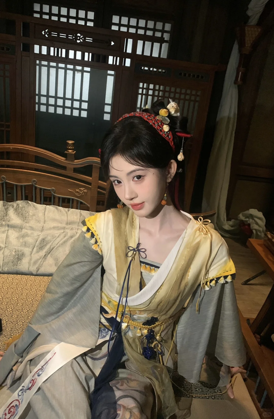 鞠婧祎《来战》路透造型