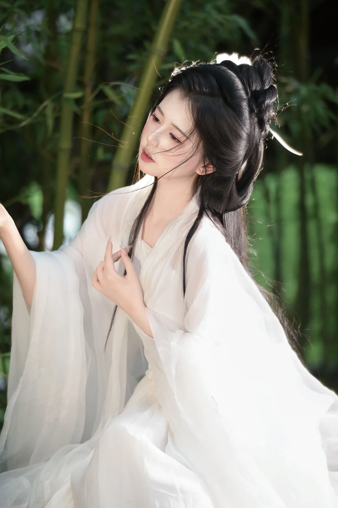 “竹林深处有清风，竹林深处有我”