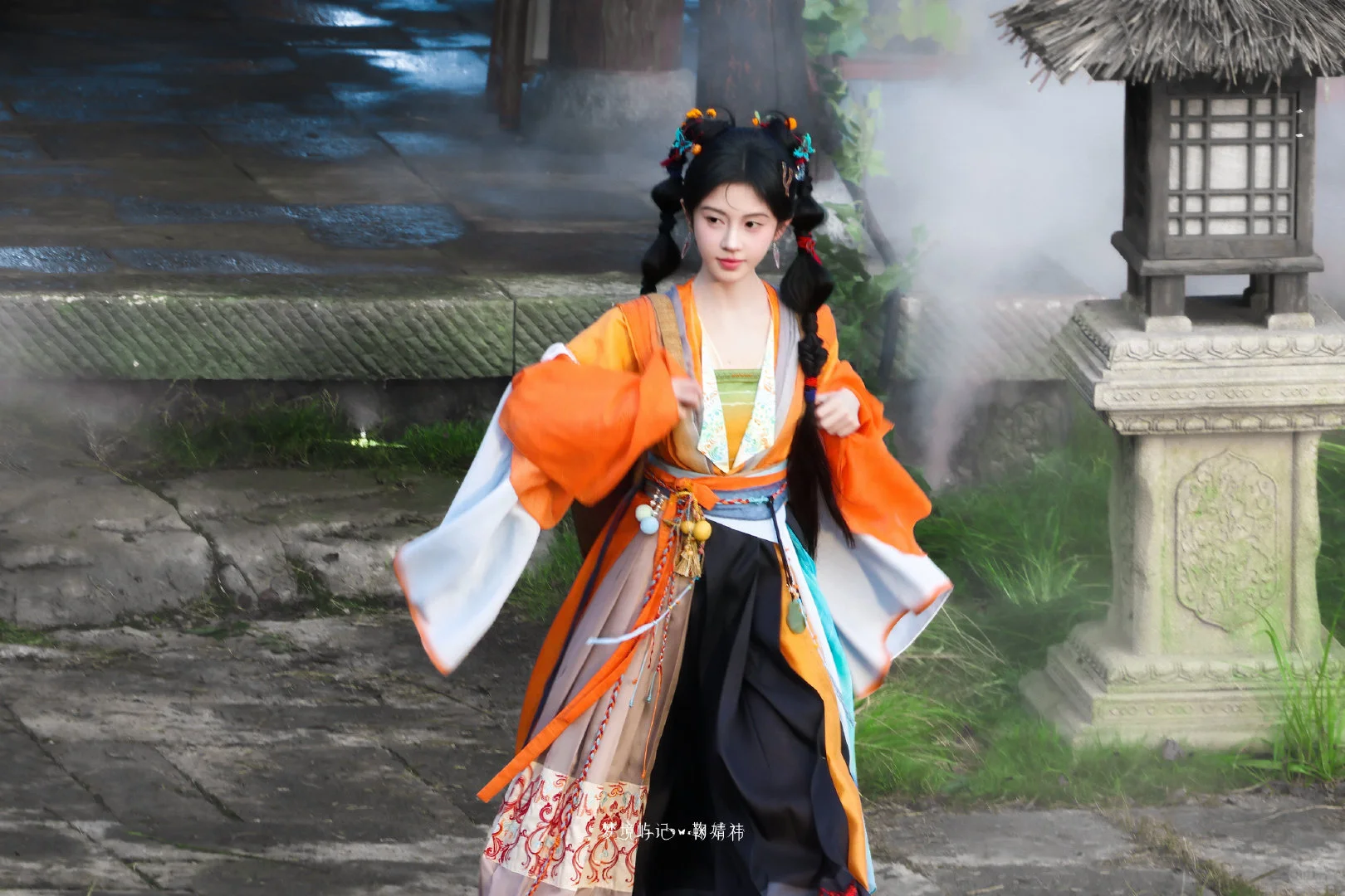 鞠婧祎《来战》路透造型