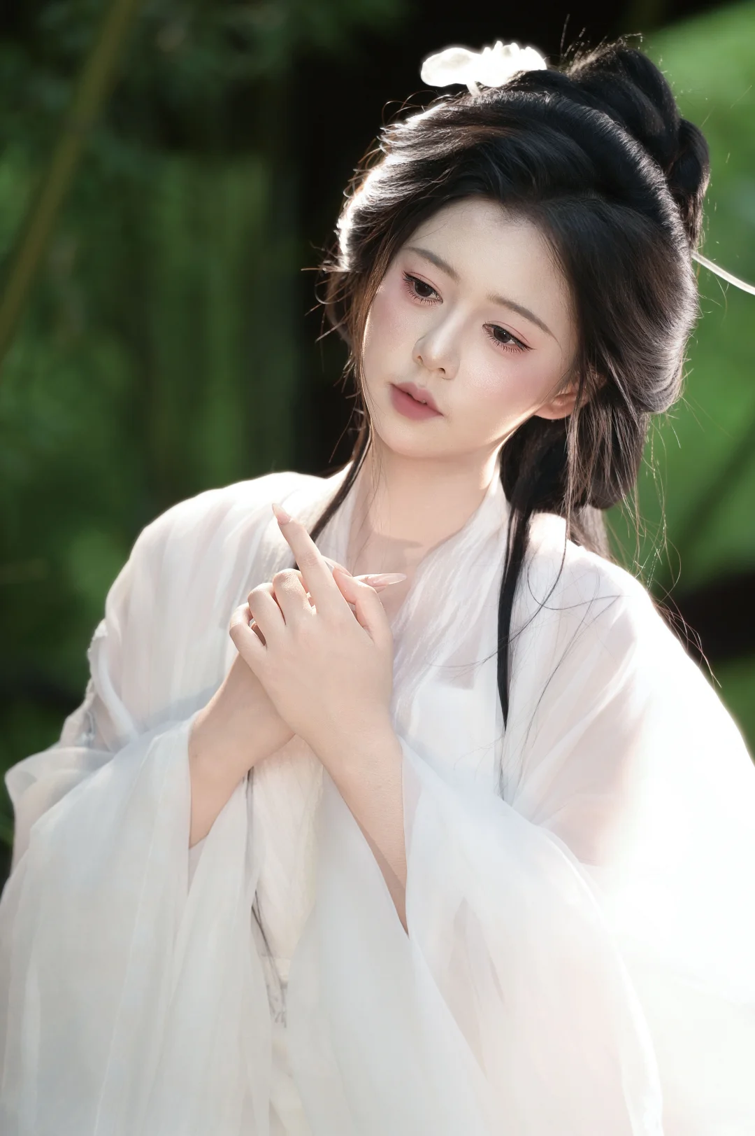 “竹林深处有清风，竹林深处有我”
