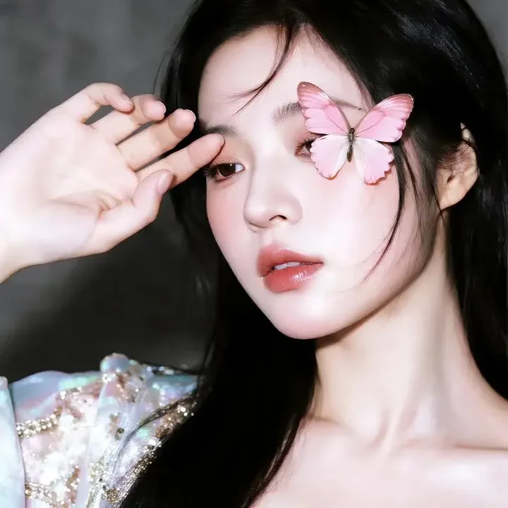 𝑾𝒆𝑪𝒉𝒂𝒕唯美纯御女头