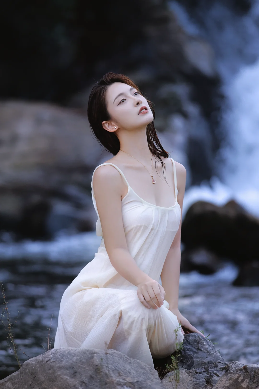 大山里的天然泳池，美哭了‼️