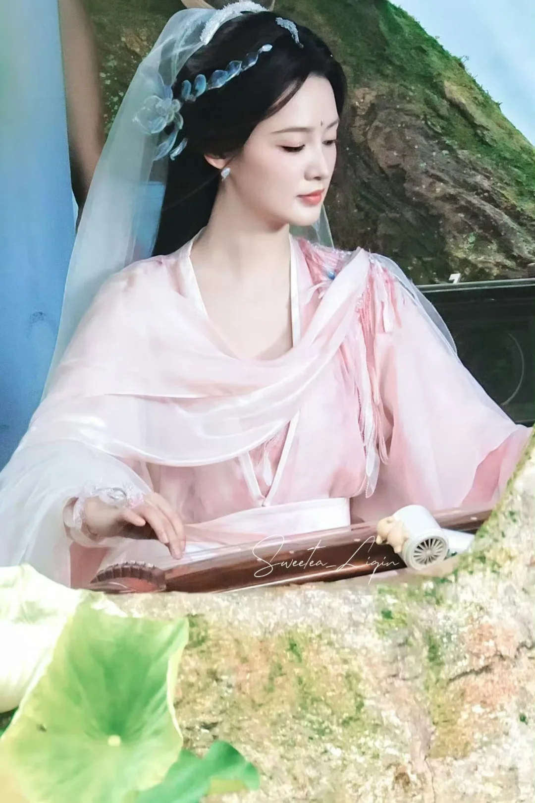 粉衣佳人，古韵悠然