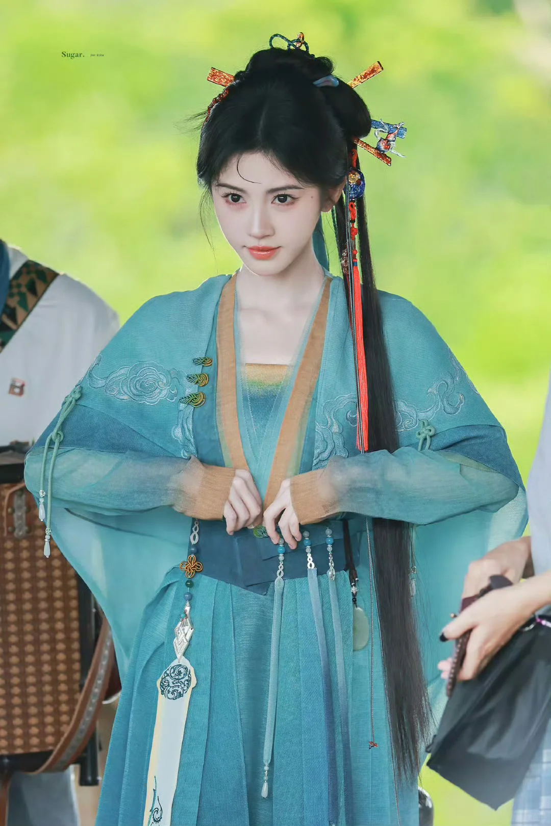 鞠婧祎《来战》路透造型