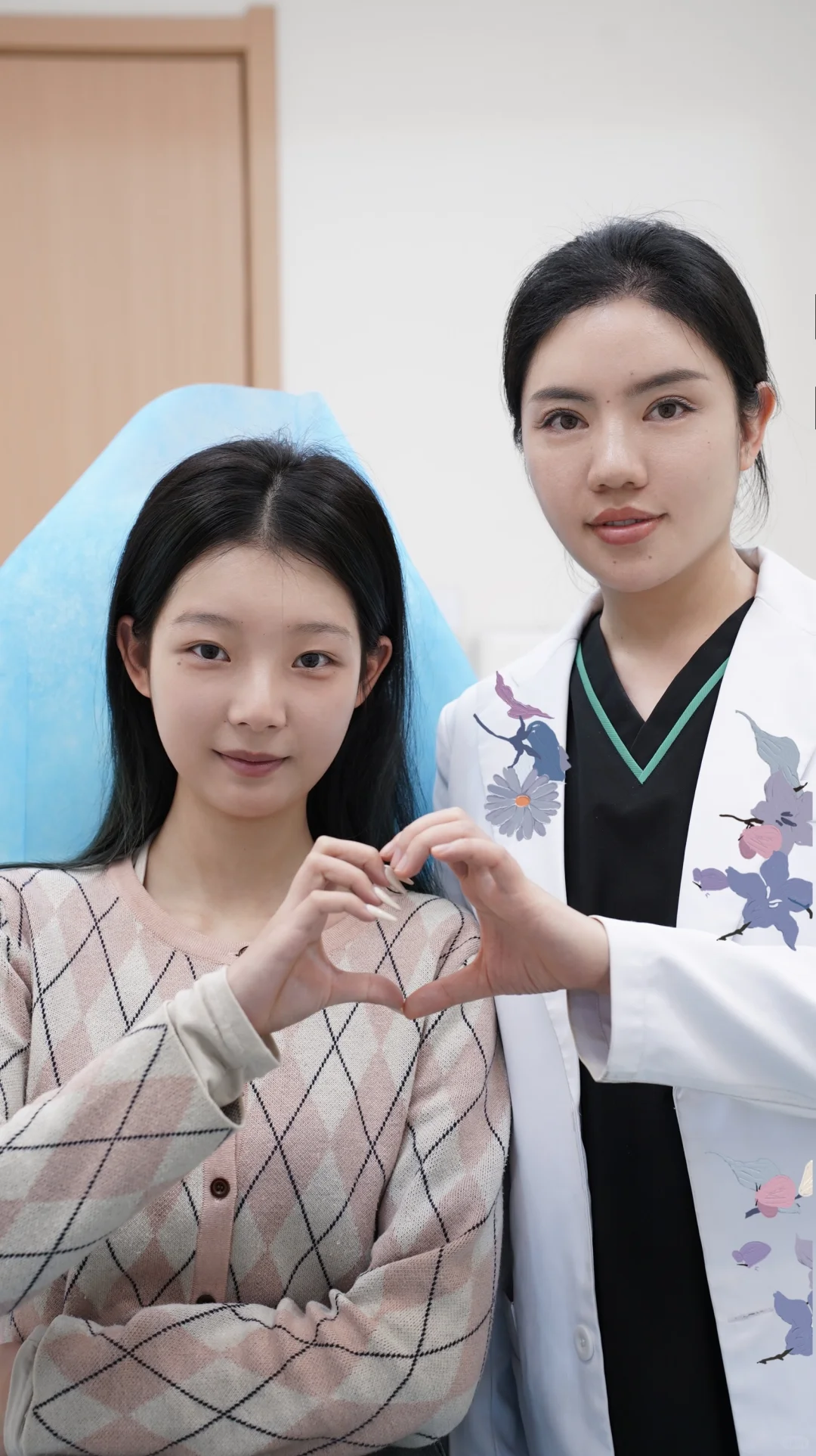 被贵阳微调的「轻幼态脸」美破防了…