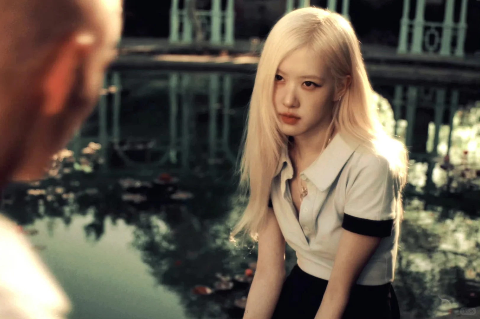 rosé《toxic till the end》壁纸 cinema十足