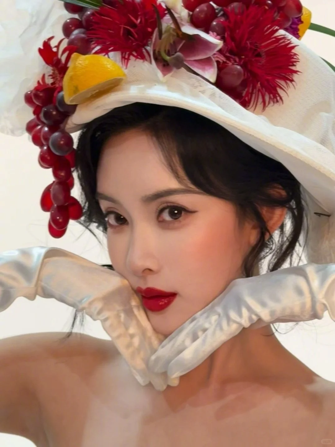 好适合演万人迷啊，孟姐有没有演过这种啊？
