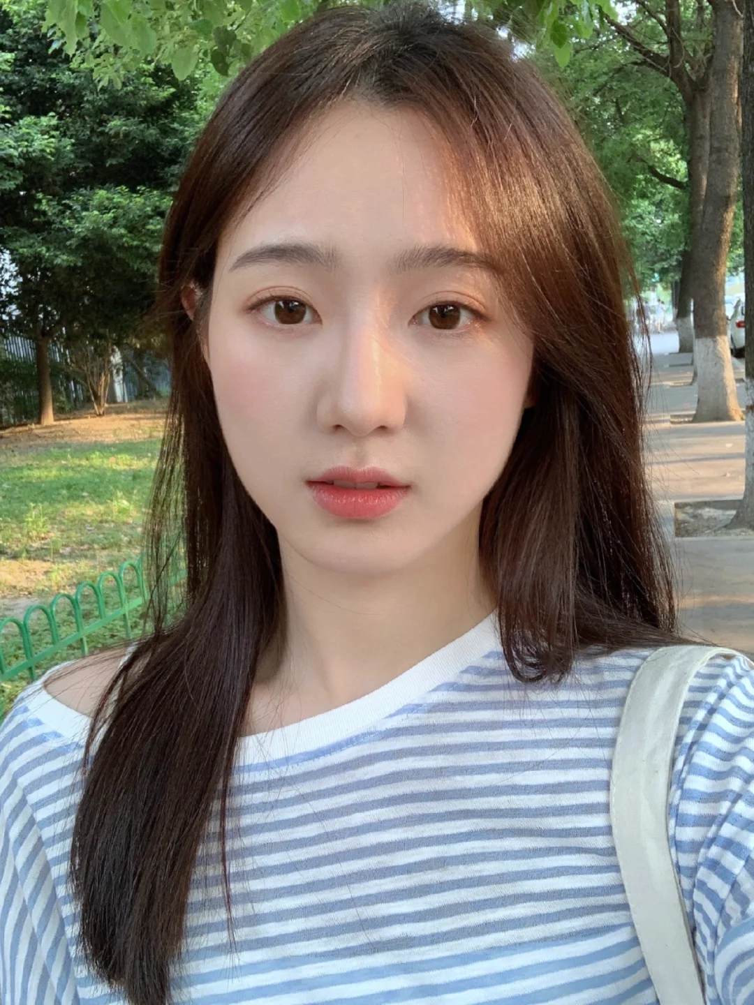 假如自拍印成小卡 哪张会是贵卡？