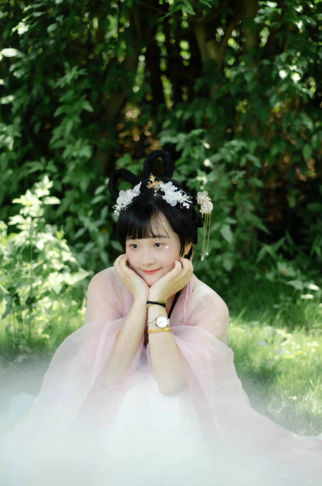 被她的氛围感美晕了～汉服女孩
