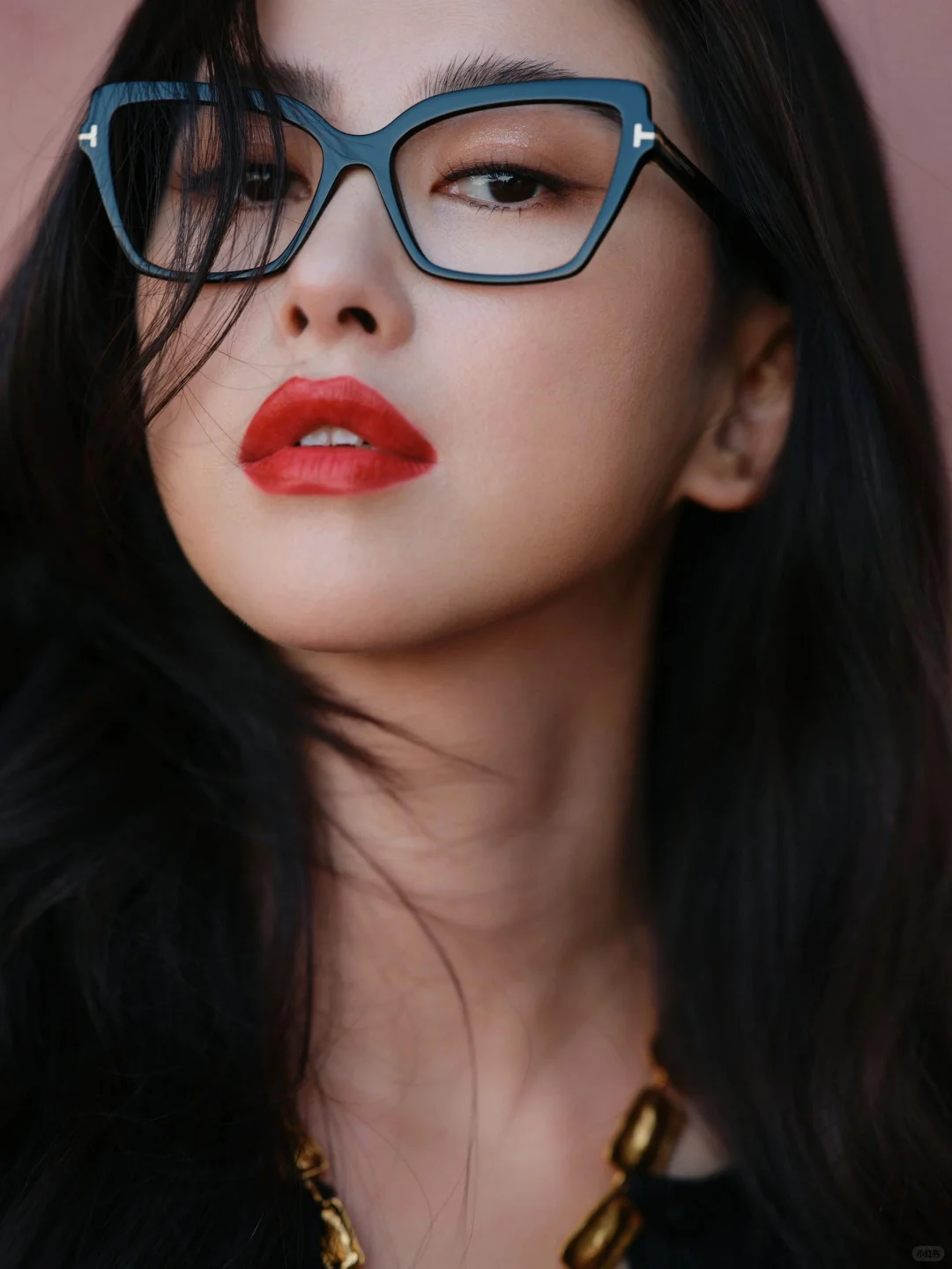 朱珠真的美得毫无道理，媚而不妖太迷人