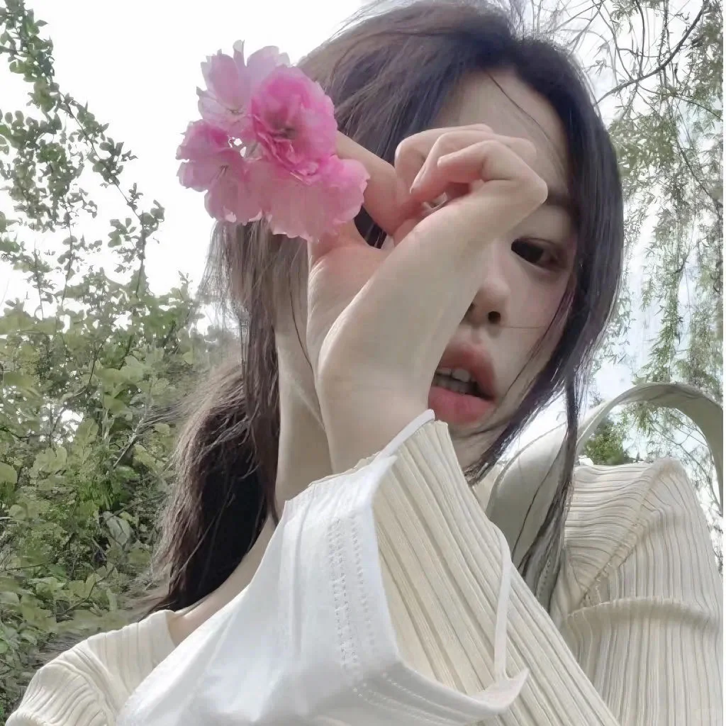 𝙒𝙚𝘾𝙝𝙖𝙩｜超级甜美的女生头像