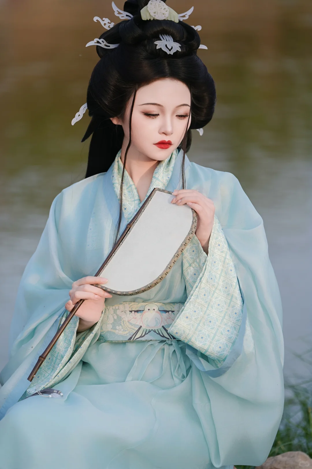 清冷温婉的古风美人，她来了～