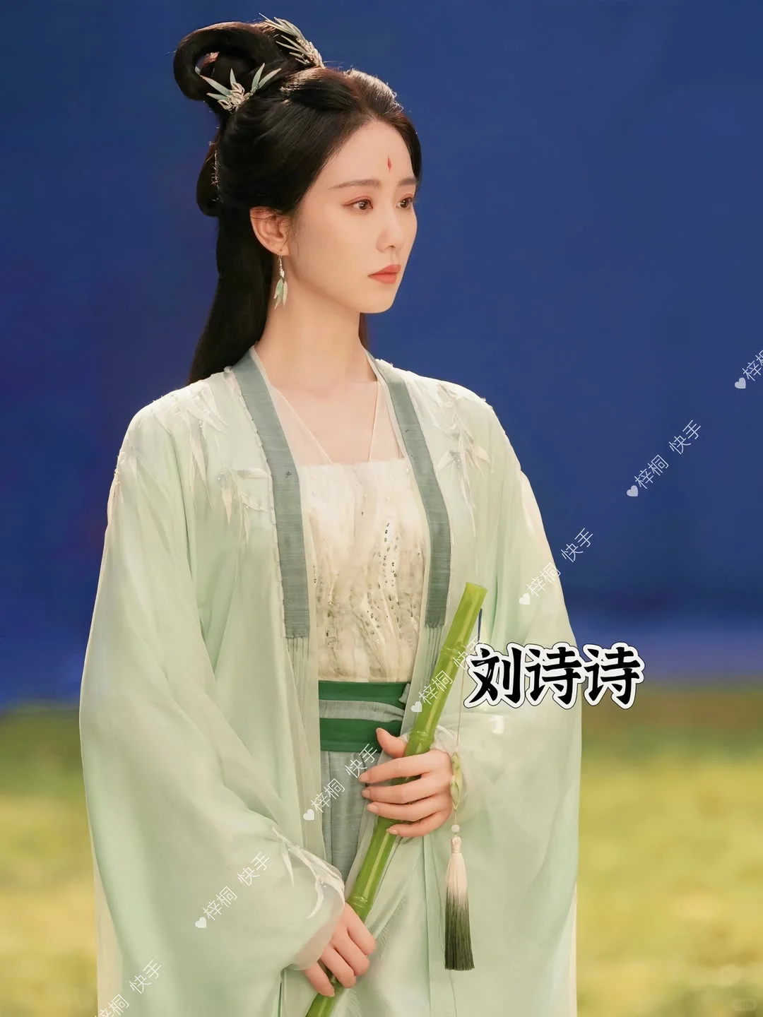 女儿们喜欢的浅色青衣古装