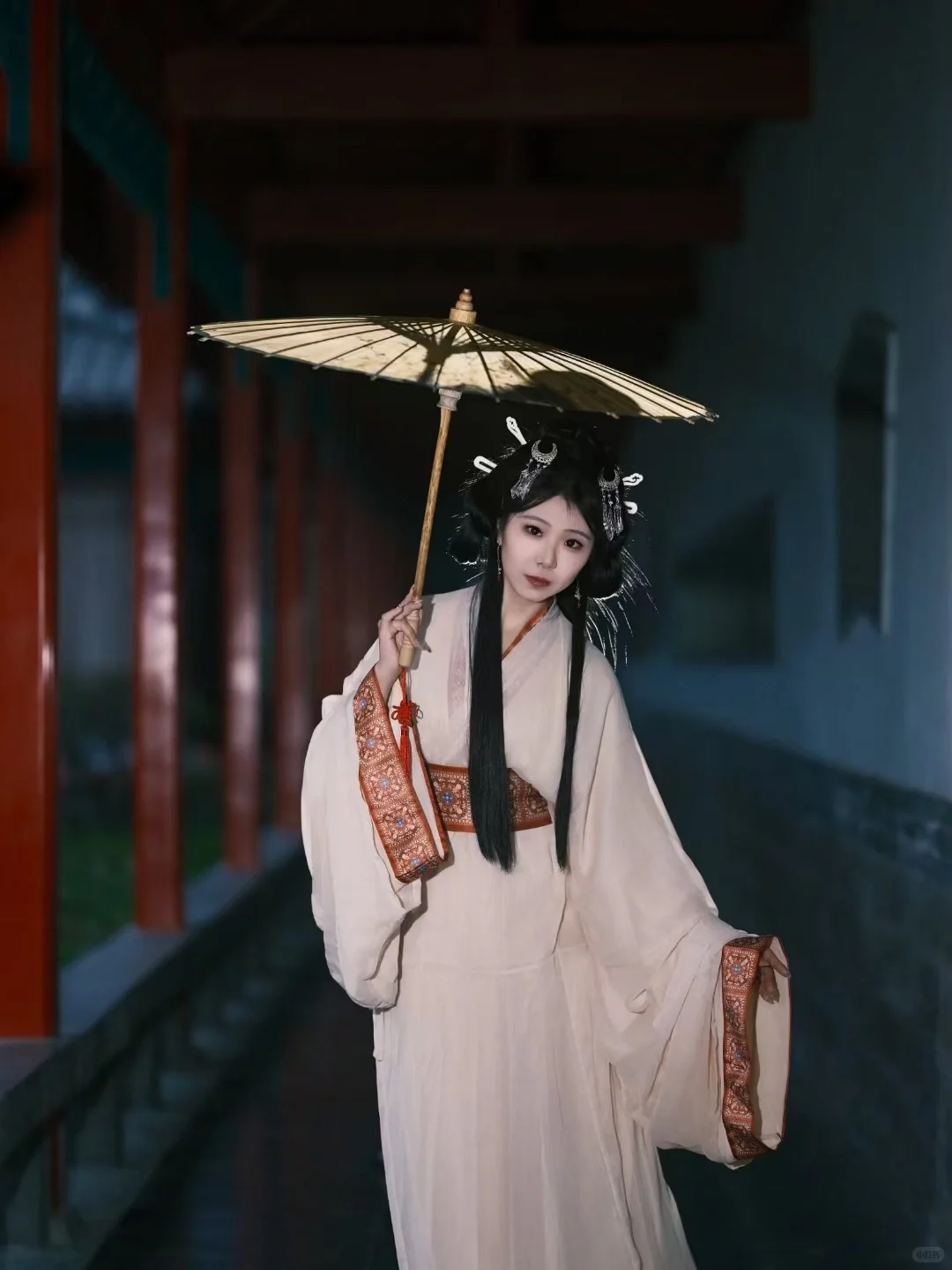 燕赵多美人，美者颜如玉。