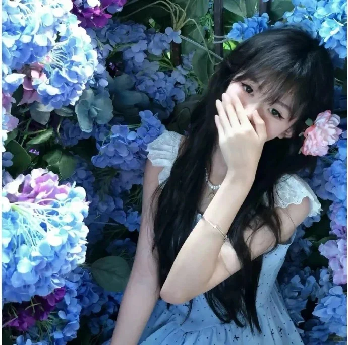 𝙒𝙚𝘾𝙝𝙖𝙩｜超级甜美的女生头像