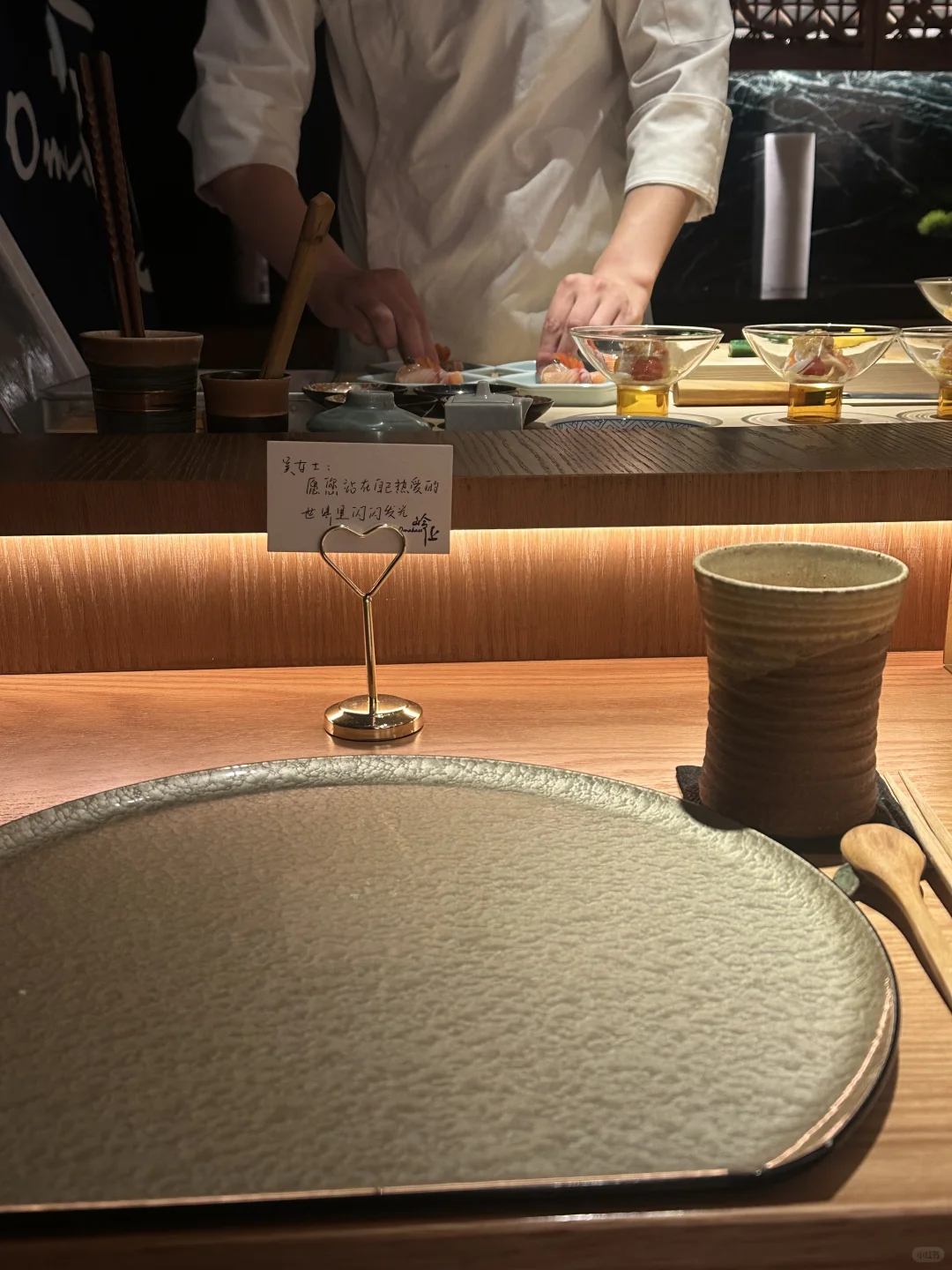 在休闲和女人味之间