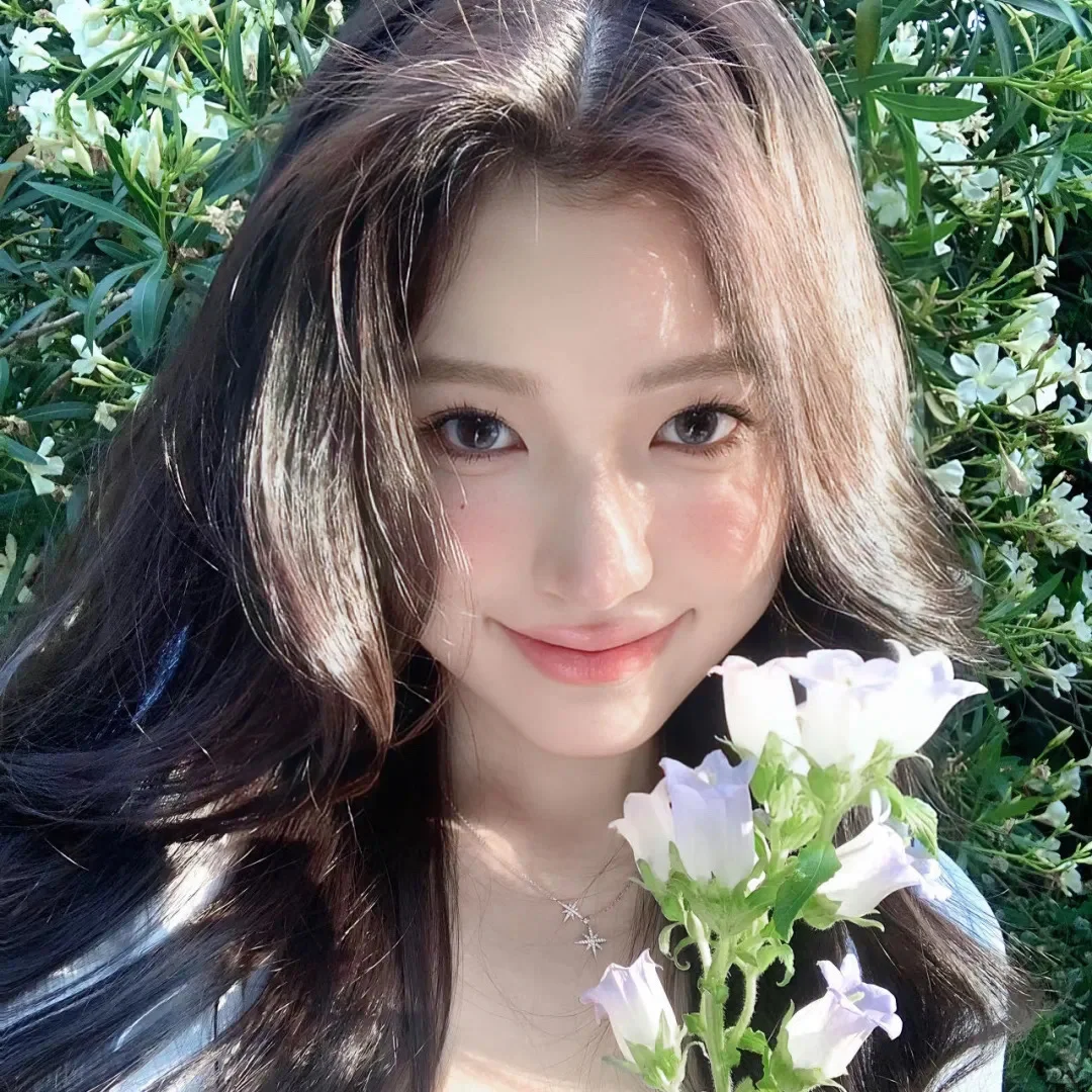 𝙒𝙚𝘾𝙝𝙖𝙩｜超级甜美的女生头像