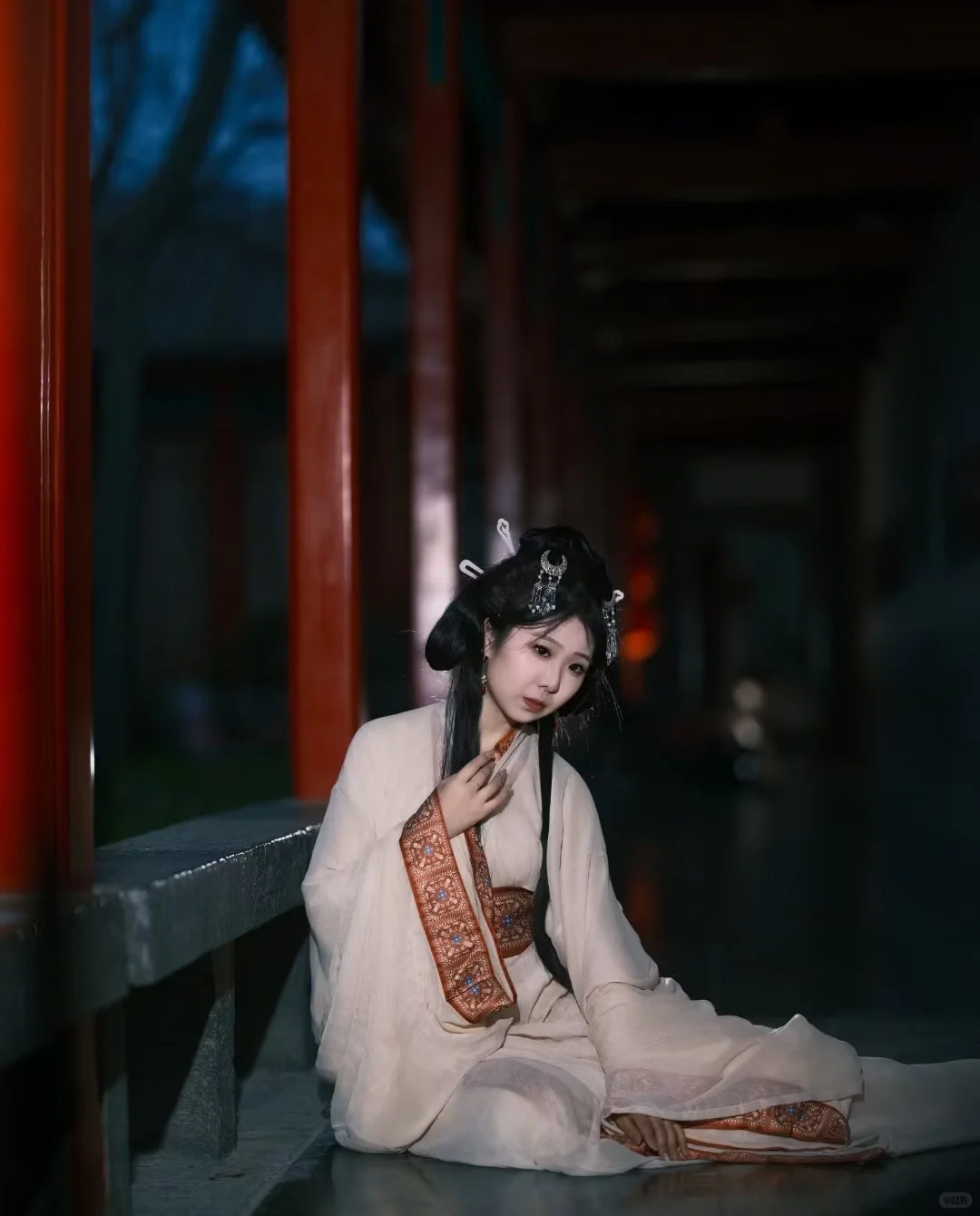 燕赵多美人，美者颜如玉。