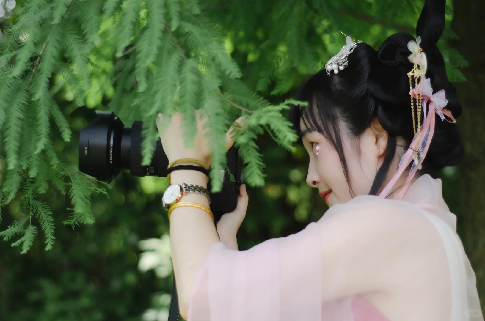 被她的氛围感美晕了～汉服女孩