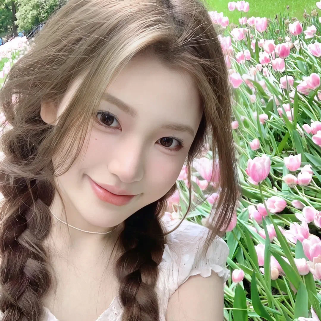 𝙒𝙚𝘾𝙝𝙖𝙩｜超级甜美的女生头像
